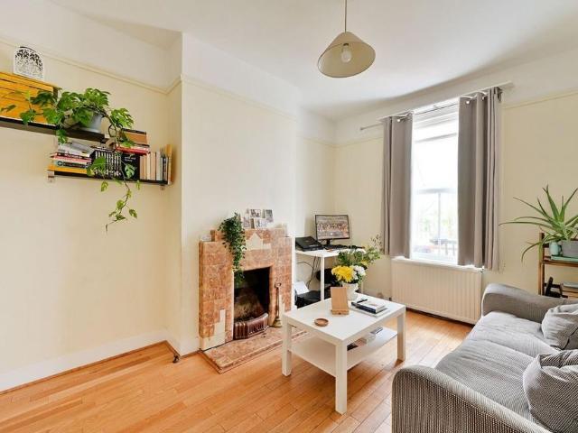 House for rent in Cottenham Park, Greater London