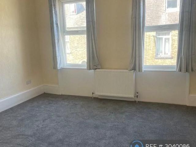 House for rent in Tower Hamlets, Ash