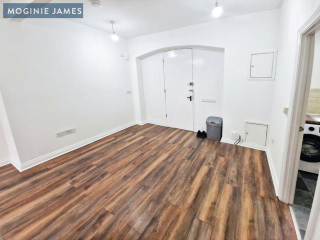 House for rent in Commercial Road, Newport