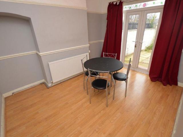 House for rent in Calderstones