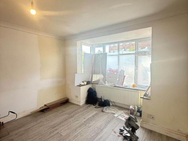 House for rent in London Borough of Ealing, Greater London