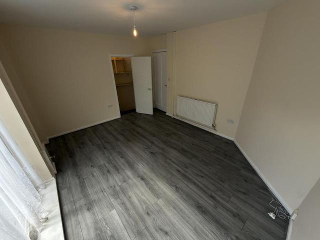 House for rent in Dixons Green, West Midlands
