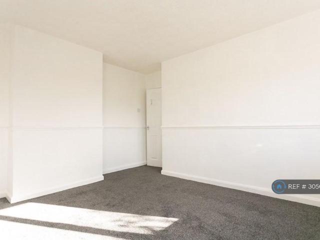 House for rent in Parklands, Leeds