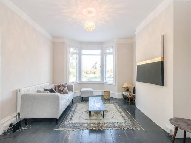 House for rent in Harlesden, Greater London