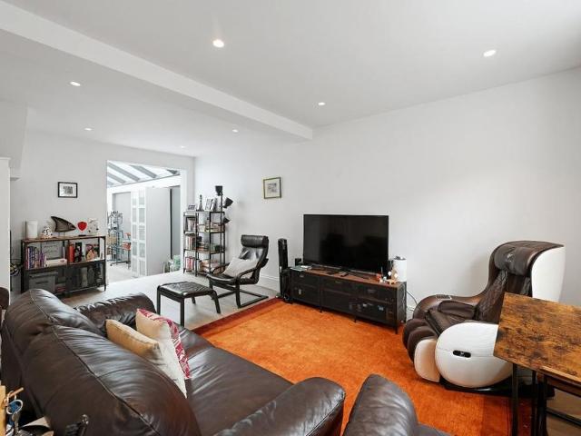 House for rent in London Borough of Hammersmith and Fulham, Greater London