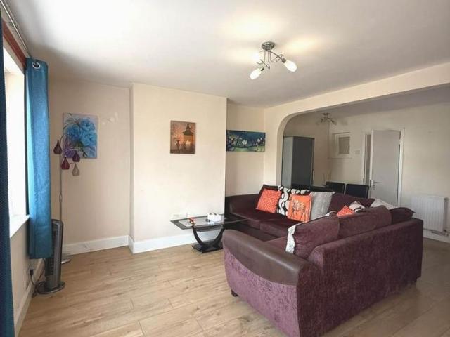 House for rent in London Borough of Hounslow, Greater London