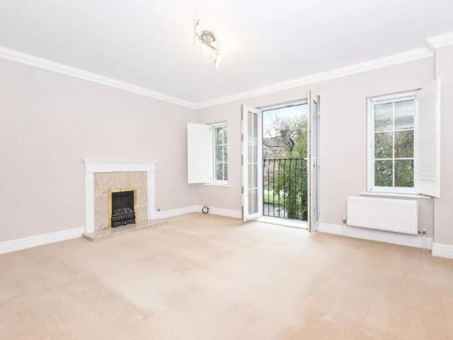 House for rent in Brook Street, Bourne Vale