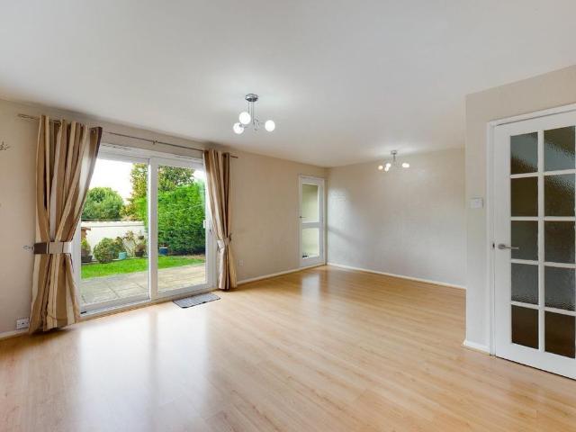 House for rent in Grovehill, Pouchen End