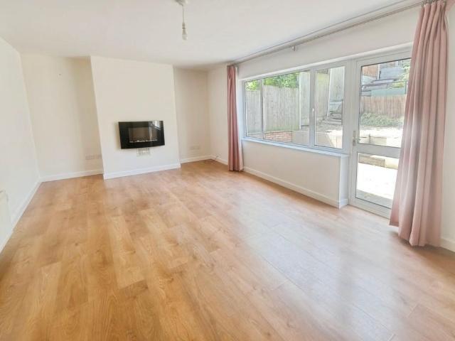 House for rent in School House, Gloucestershire