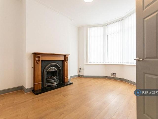 House for rent in Calderstones