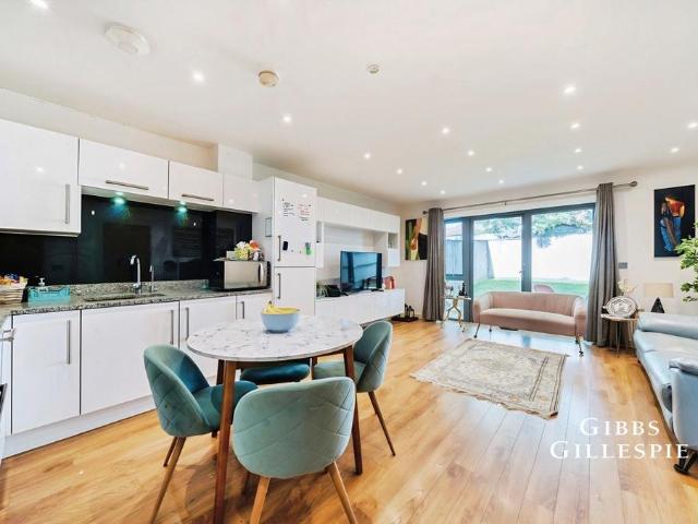 House for rent in Pinner, Greater London