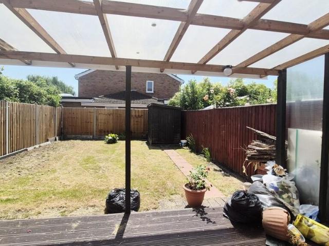 House for rent in Frogmore, Hart