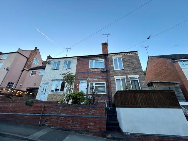 House for rent in Winshill, Beamhurst