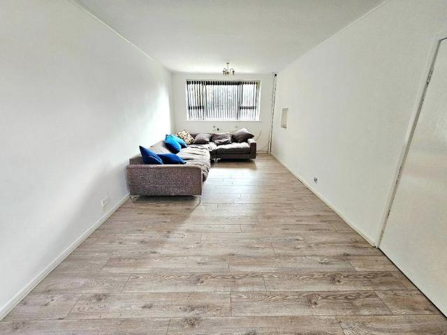 House for rent in Burnedge, Greater Manchester
