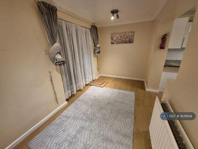 House for rent in Spring Park, Luton