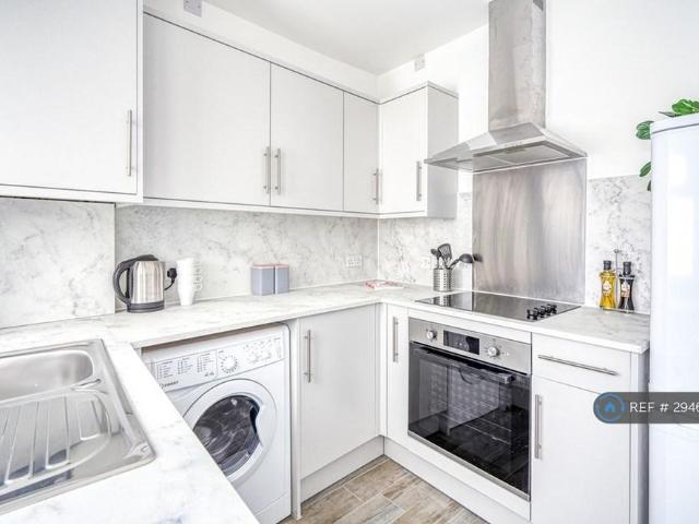 House for rent in Kingswood