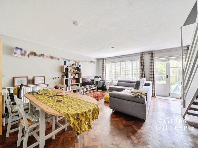 House for rent in Hatch End, Greater London