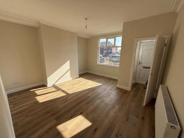 House for rent in Bradshaw, Lee Bank