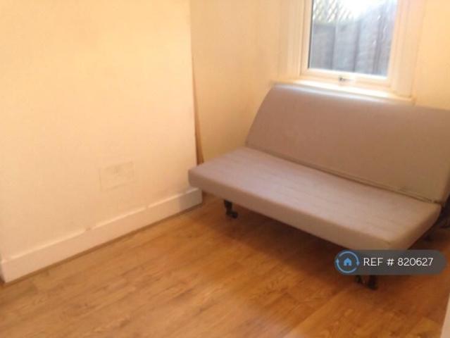 House for rent in Plashet, Greater London