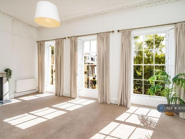 House for rent in Silvermills, City of Edinburgh