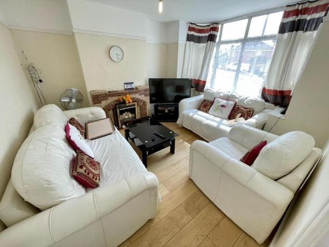 House for rent in Spring Park, Luton