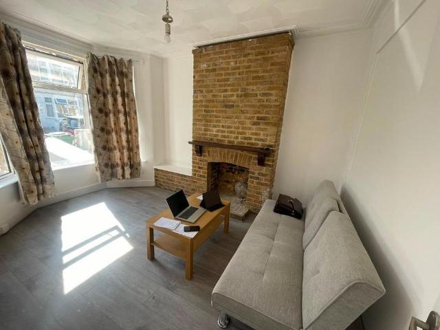 House for rent in Thames View, Greater London