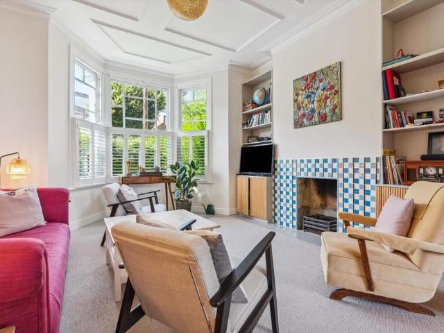 House for rent in Brondesbury, Greater London