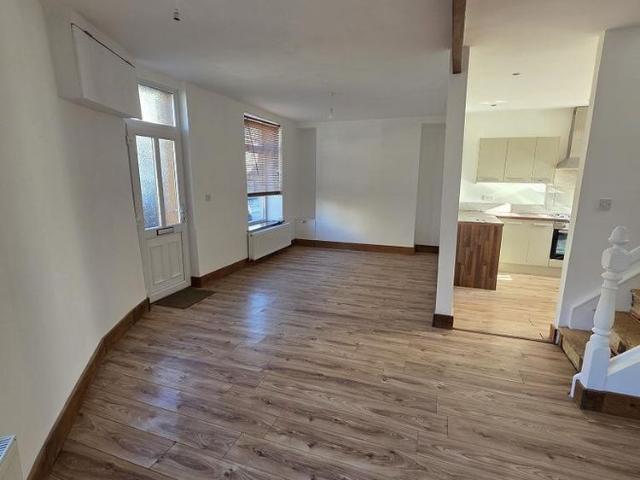 House for rent in Pentre, Ton Pentre