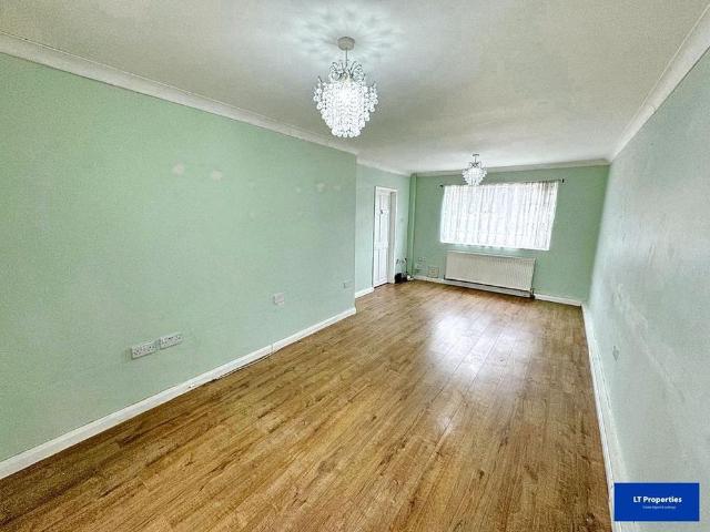 House for rent in Spring Park, Luton