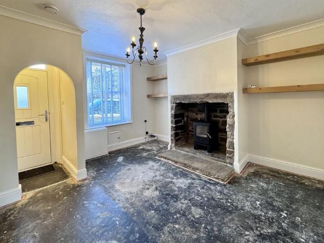 House for rent in Charlesworth, East Midlands
