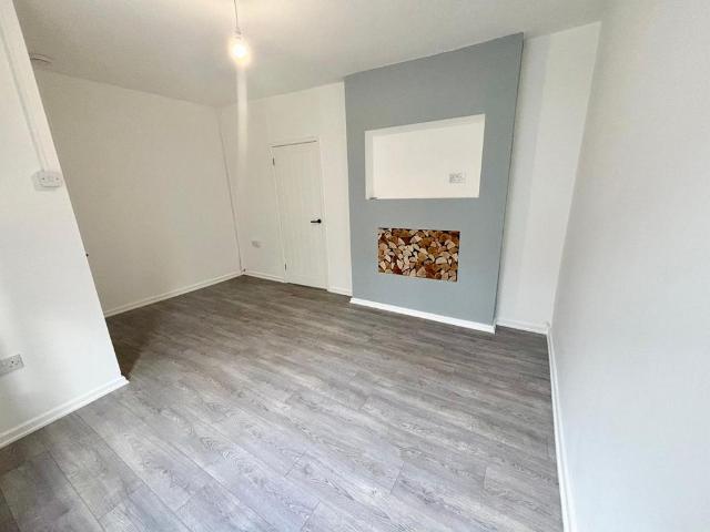 House for rent in Cymmer, Wales