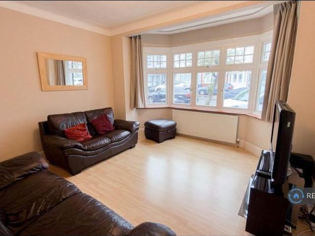 House for rent in Gants Hill, Greater London