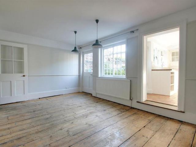House for rent in Pouchen End, Hertfordshire