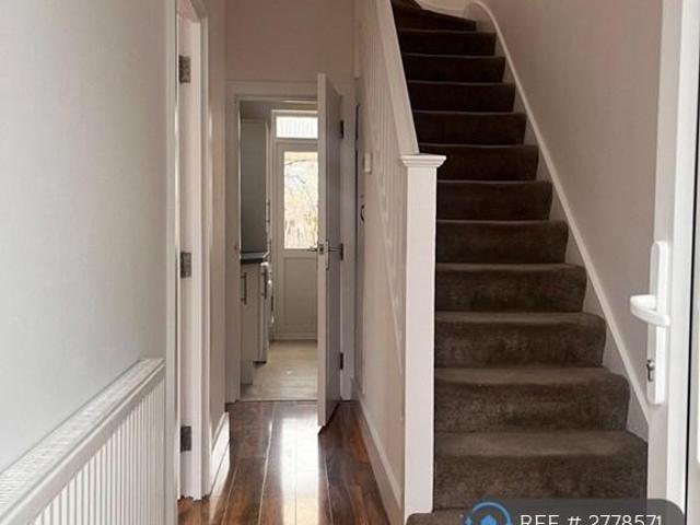 House for rent in Loxford, Seven Kings