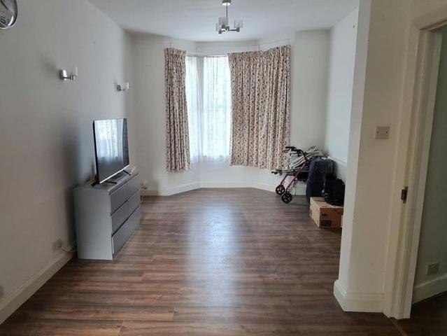 House for rent in London Borough of Ealing, Hanwell