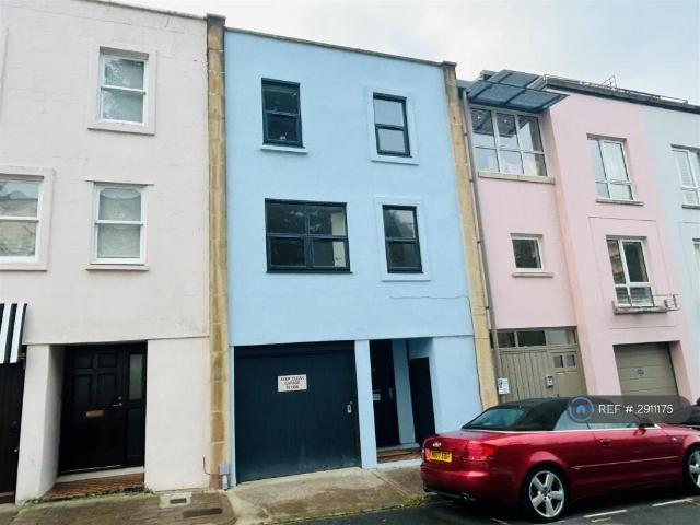 House for rent in Hotwells, Feckenham