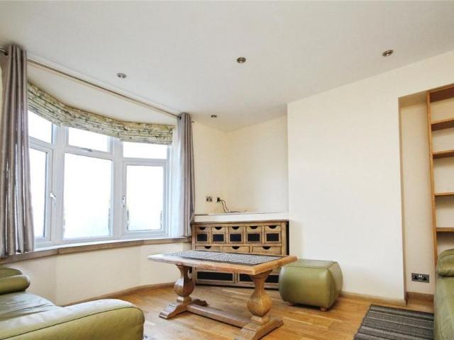 House for rent in Becontree, Greater London
