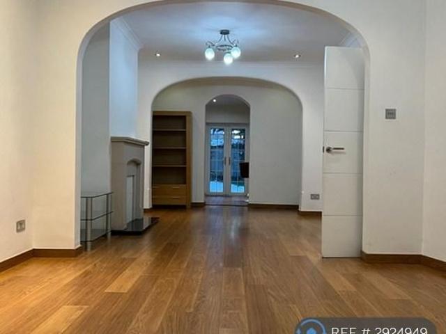 House for rent in Loxford, Greater London