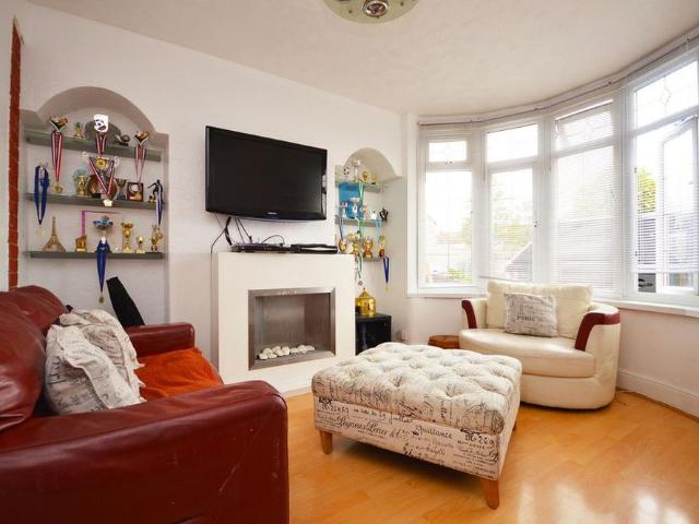 House for rent in Thames View, Greater London