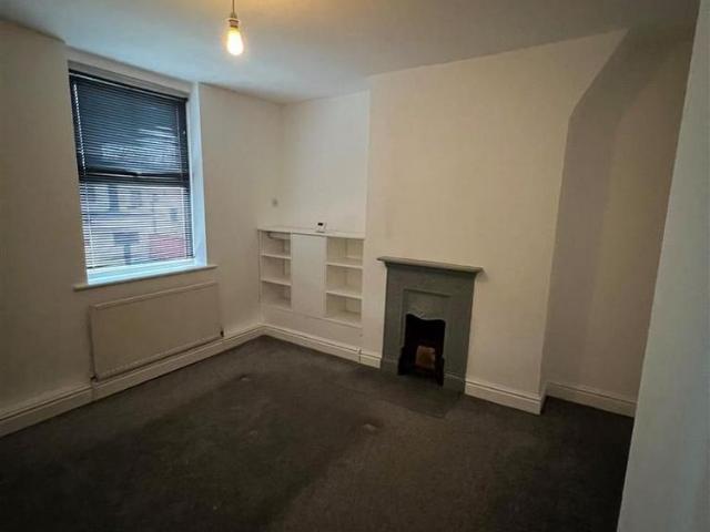 House for rent in Stoneycroft, Calderstones
