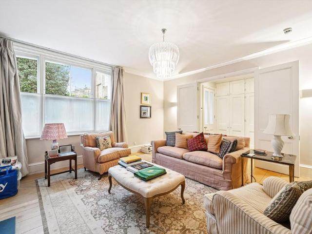 House for rent in Belgravia, Greater London