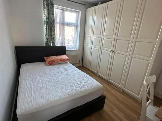 House for rent in Gants Hill, Greater London