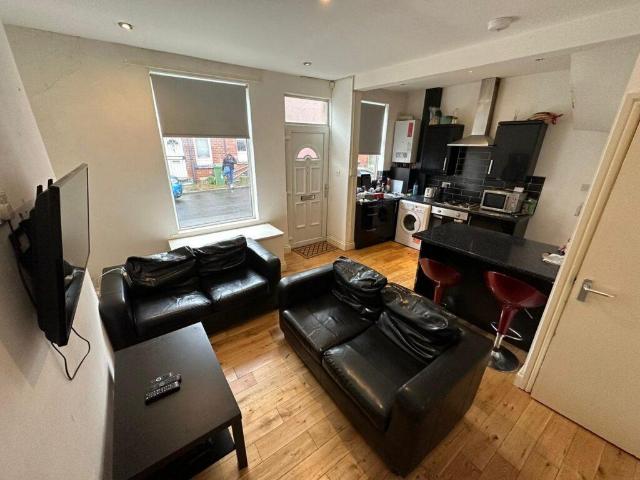 House for rent in Hyde Park, West Yorkshire