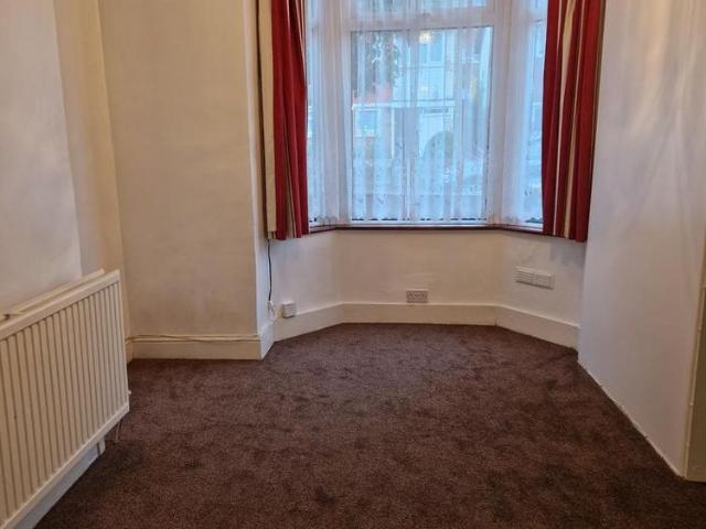 House for rent in Plashet, Greater London