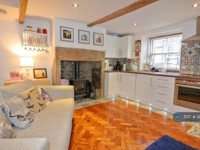 House for rent in Scholes, West Yorkshire