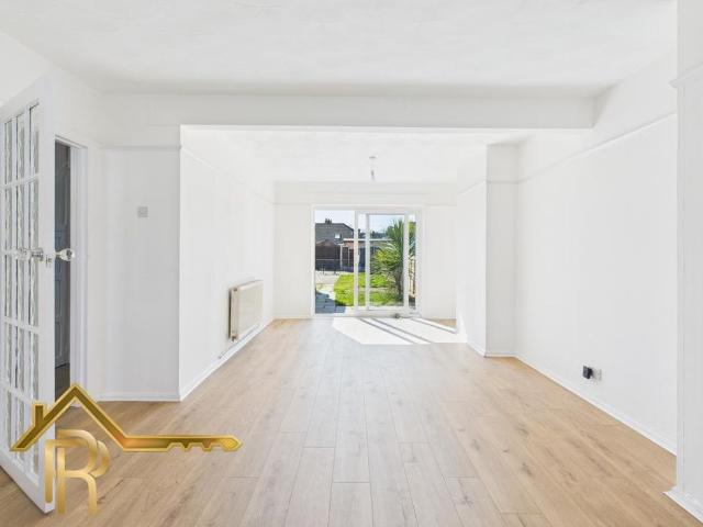House for rent in London Borough of Havering, Greater London