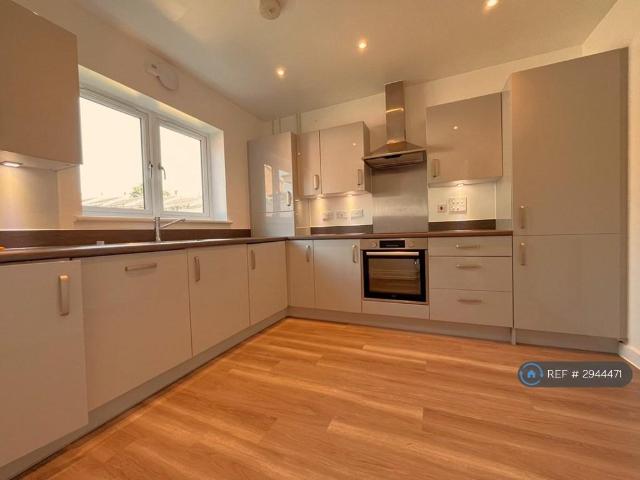 House for rent in Highfield, Pouchen End