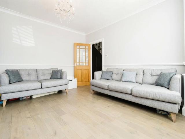 House for rent in London Borough of Barking and Dagenham, Greater London