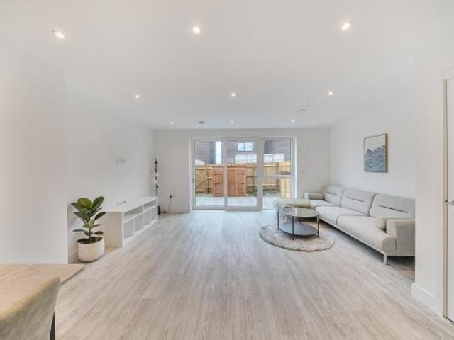 House for rent in Holywell, The Slade