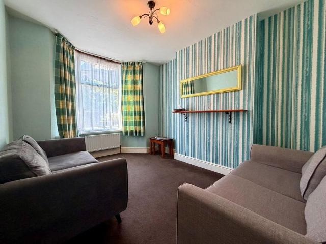 House for rent in Sydenham, Green Close
